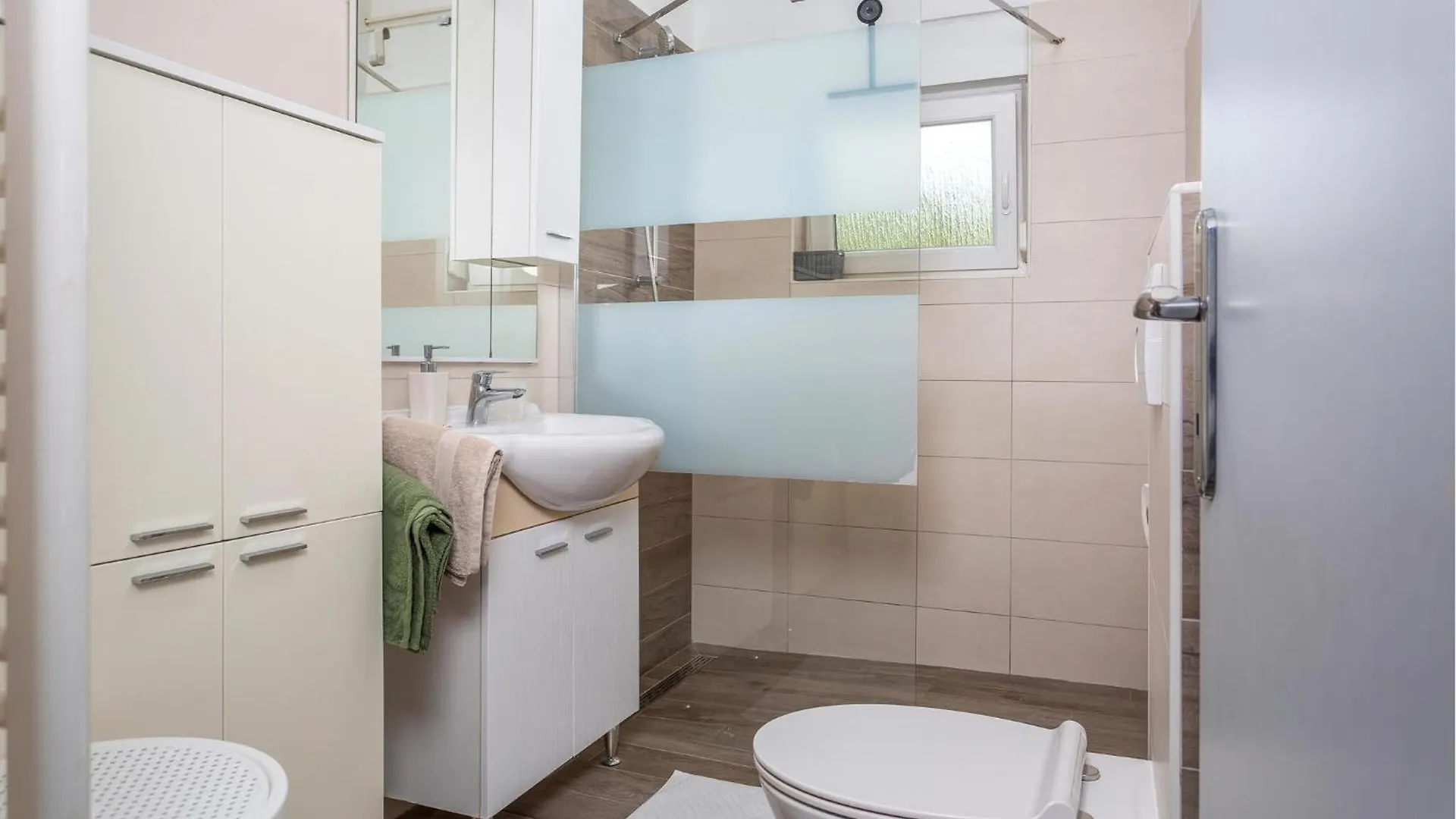 Stunning Apartment In Krk With Kitchen Krk Town 0*,